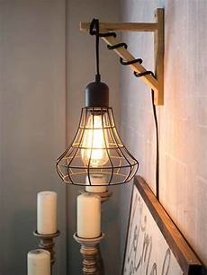 Bracket lamp