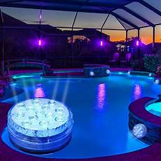 Dynamic pool lamp