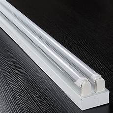 Single ceiling lamp