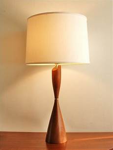 Traditional table lamps