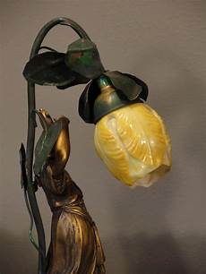 Tulip lamp